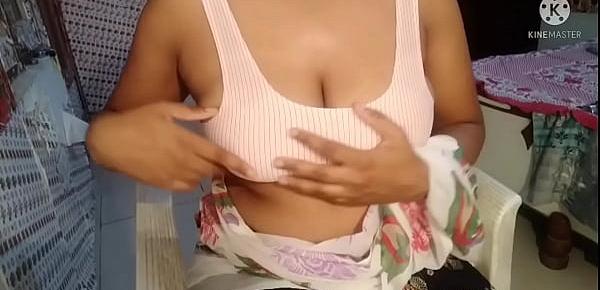  Indian girl hot pussy licking